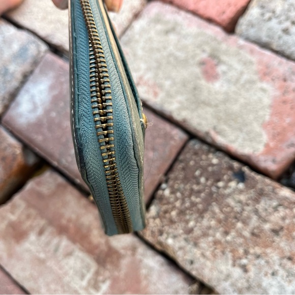 Coach unique green leather zip wallet - Picture 7 of 8